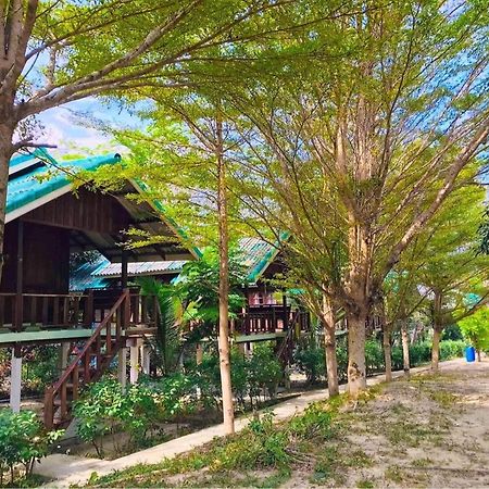 Rasta House,,Koh Phayam Hotel Екстериор снимка